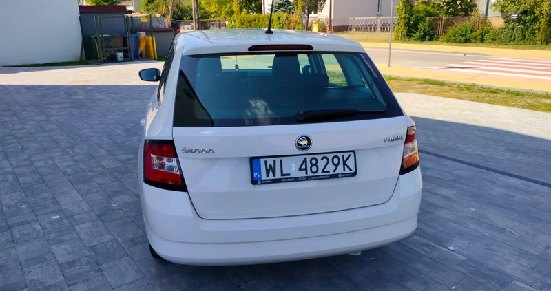 Skoda Fabia cena 27900 przebieg: 203800, rok produkcji 2017 z Węgrów małe 106
